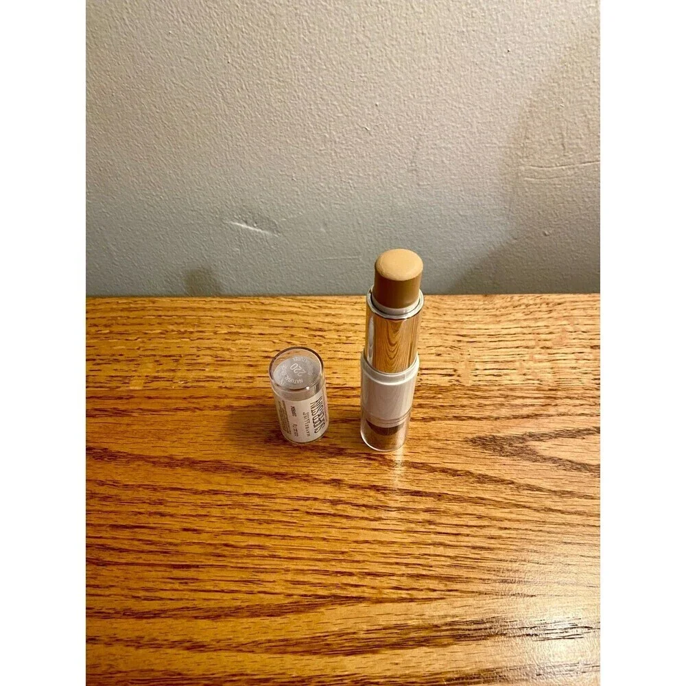 Maybelline Super Stay Foundation Stick -220 NATURAL BEIGE new